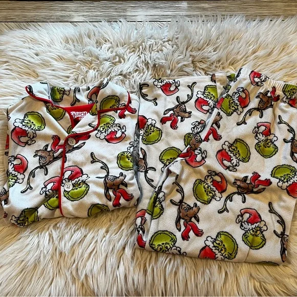 Dr. Seuss Grinch Kids Pajama Set - Red, Green, White - Picture 1 of 8